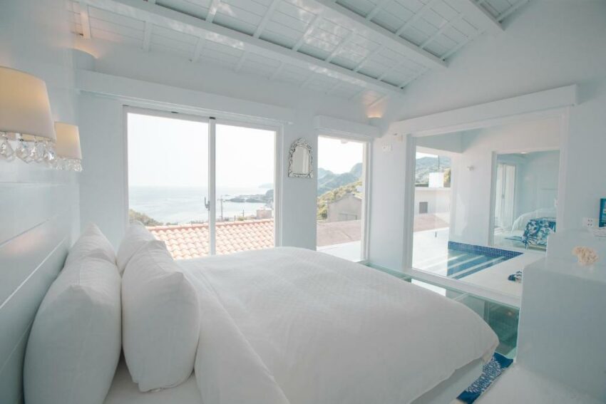 網美指定【全台TOP10玻璃屋民宿】必住推薦清單，隔著玻璃窗觀賞夜間星空