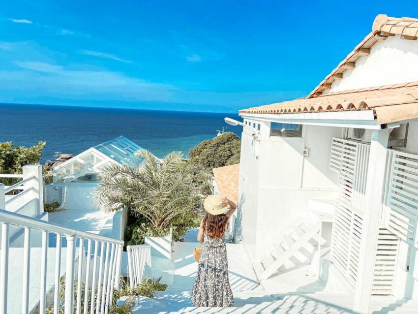 網美指定【全台TOP10玻璃屋民宿】必住推薦清單，隔著玻璃窗觀賞夜間星空