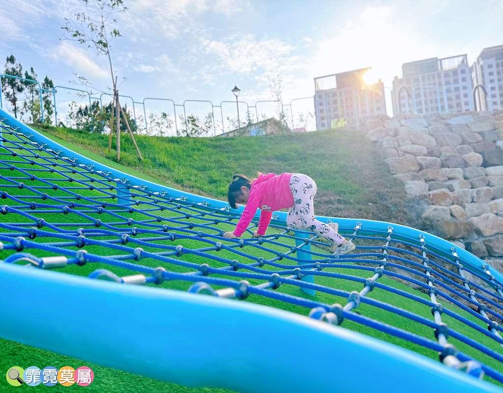 ★台中公園★ 馬卡龍公園,全台最高11公尺戶外溜滑梯! 高塔 S__116195383_0
