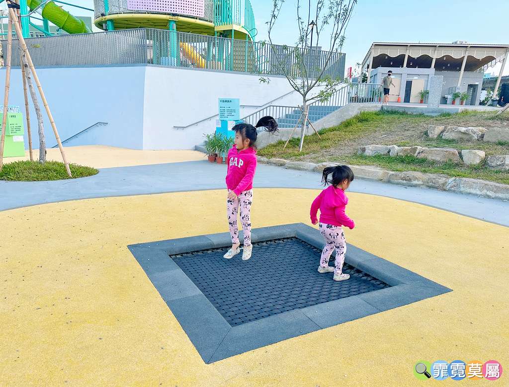 ★台中公園★ 馬卡龍公園,全台最高11公尺戶外溜滑梯! 高塔 S__116195385_0