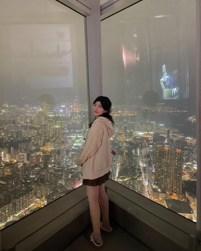 【香港夜景推薦】世界三大夜景之一！夜遊香港太平山頂、維港、中環摩天輪，10個香港晚上好去處