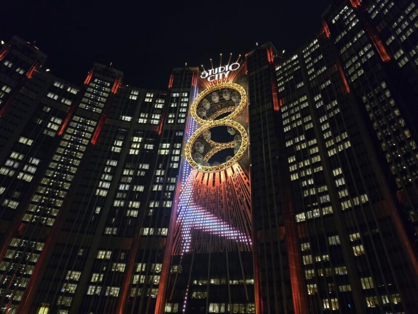 【澳門兩天一夜】精選必逛澳門展覽、飛車遊城、豪華住宿，澳門二日遊行程安排！