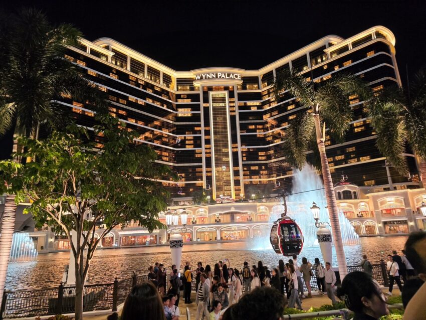 【澳門兩天一夜】精選必逛澳門展覽、飛車遊城、豪華住宿，澳門二日遊行程安排！