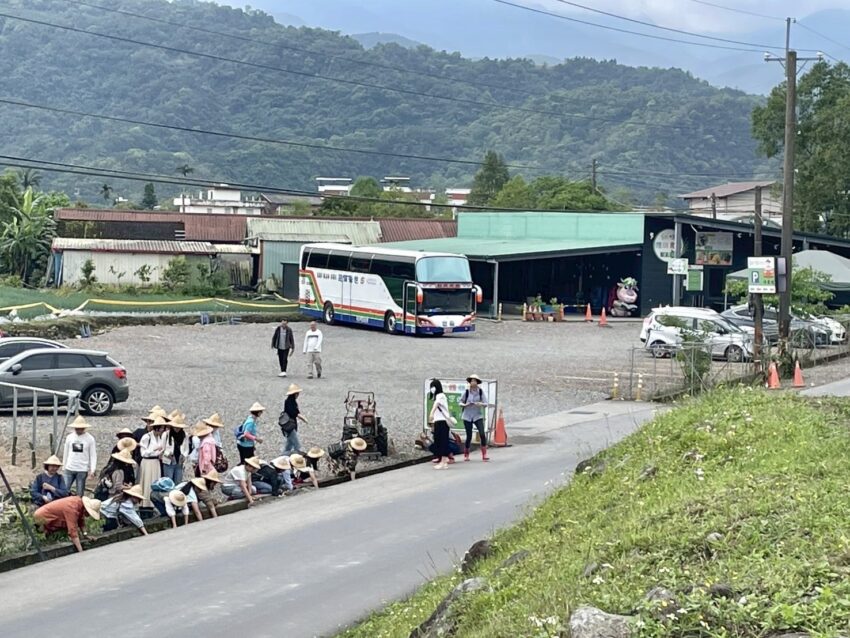 【初咪體驗農場】一日遊｜宜蘭親子景點推薦，體驗拔蔥與手作蔥麵包