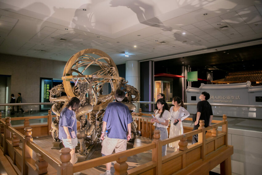 全台唯一,博物館夜遊派對!「館前一號所」帶你夜訪科博館,夜探恐龍、木乃伊、XR科幻場景! 全台唯一,博物館夜遊派對!「館前一號所」帶你夜訪科博館,夜探恐龍、木乃伊、XR科幻場景!