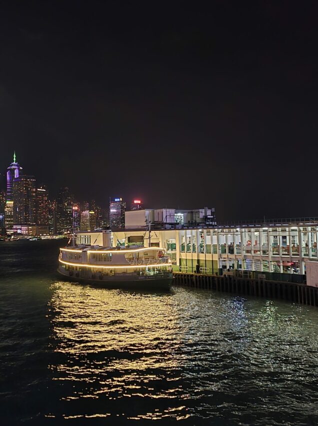 【維多利亞港一日遊】維港遊輪/幻彩詠香江燈光秀/夜景/飯店推薦,玩遍香港維多利亞海港的日與夜 【維多利亞港一日遊】維港遊輪/幻彩詠香江燈光秀/夜景/飯店推薦,玩遍香港維多利亞海港的日與夜