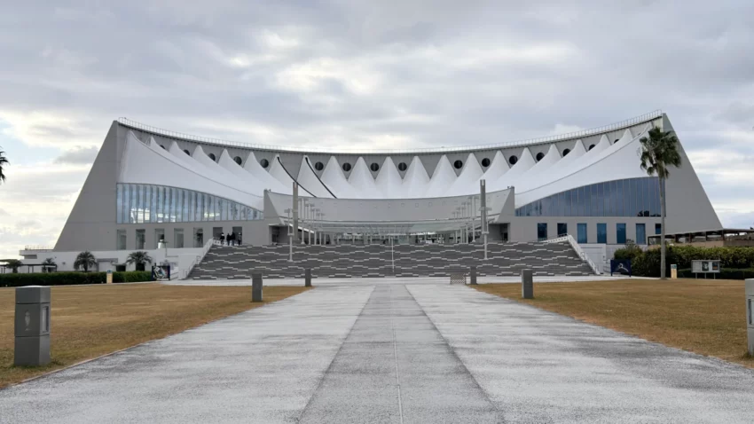 福岡景點【海洋世界海之中道】九州最大水族館！門票交通、必看海豚表演與館內攻略！