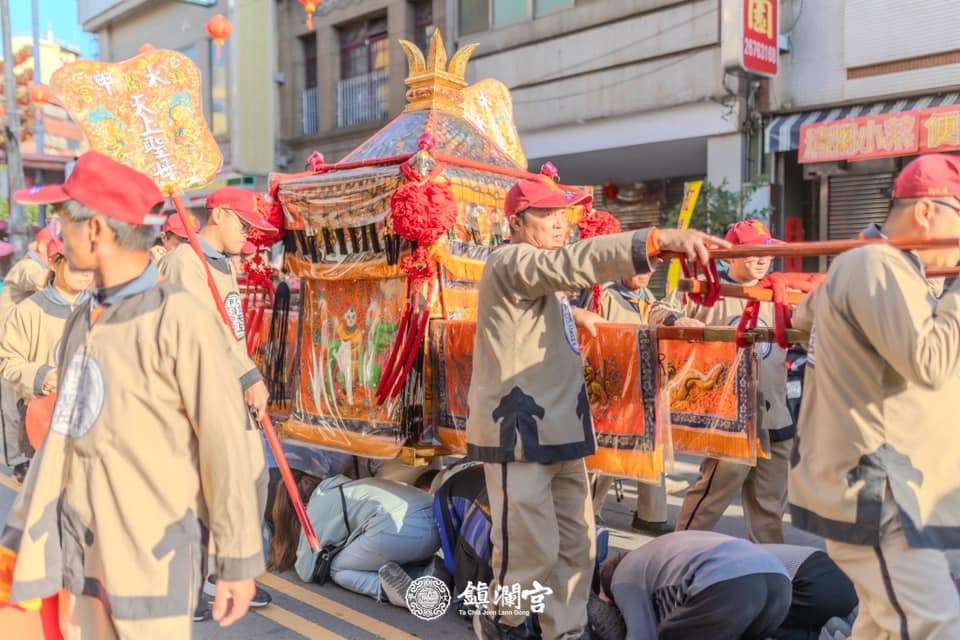 【大甲媽祖遶境攻略】九天八夜行程、報名方式、路線景點與裝備完整指南 【大甲媽祖遶境攻略】九天八夜行程、報名方式、路線景點與裝備完整指南